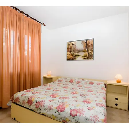 Cormor Y - Piscina * Bibione